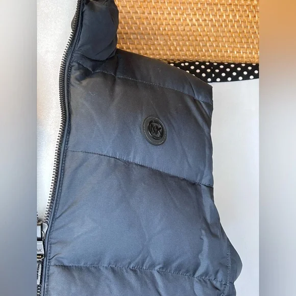 NWOT Michael Kors Black Puffer Vest Size Large - Picture 4 of 14